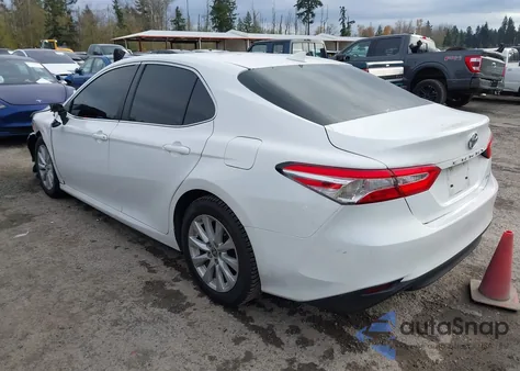 2020 Toyota Camry Le из США, поврежденный, VIN 4T1C11AKXLU363933